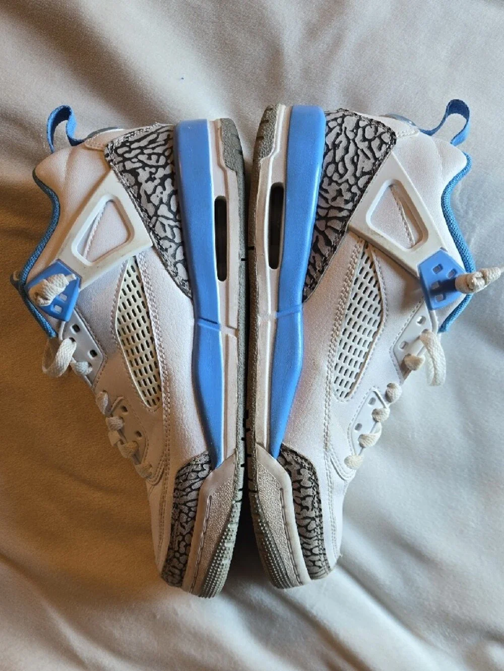 Nike Air Jordan Spizike Low Youth Basketball Sneakers